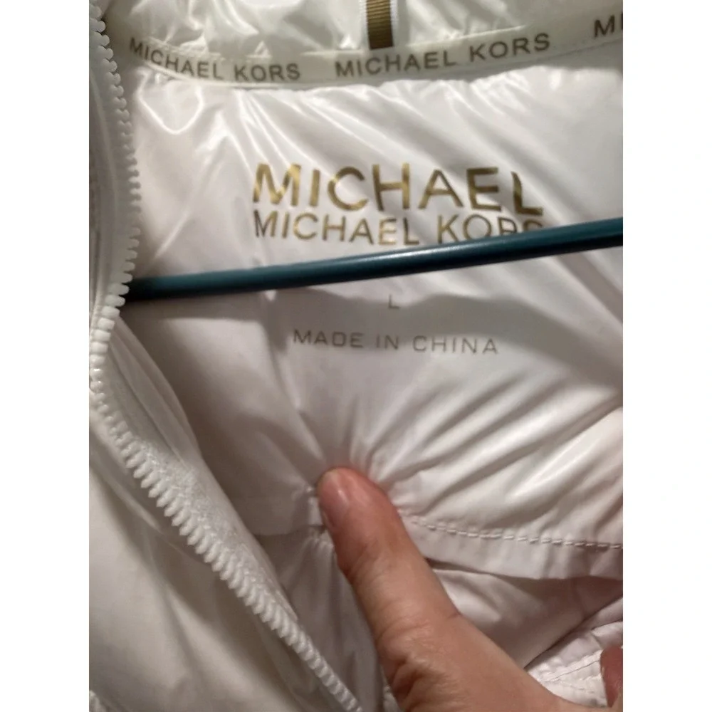 MICHAEL Michael Kors Cream Puffer Vest Size L NWT $150 - Faux Fur Hood
